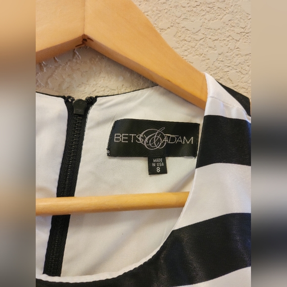 Betsy & Adam striped gown w pockets - Picture 4 of 4